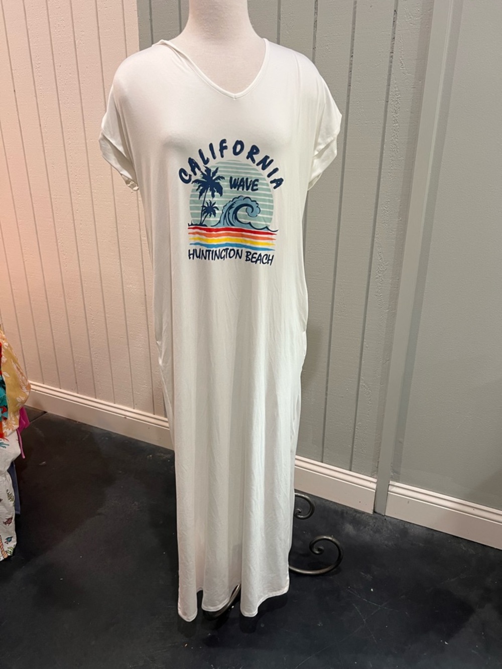 Women’s White California Wave Graphic Maxi Dress